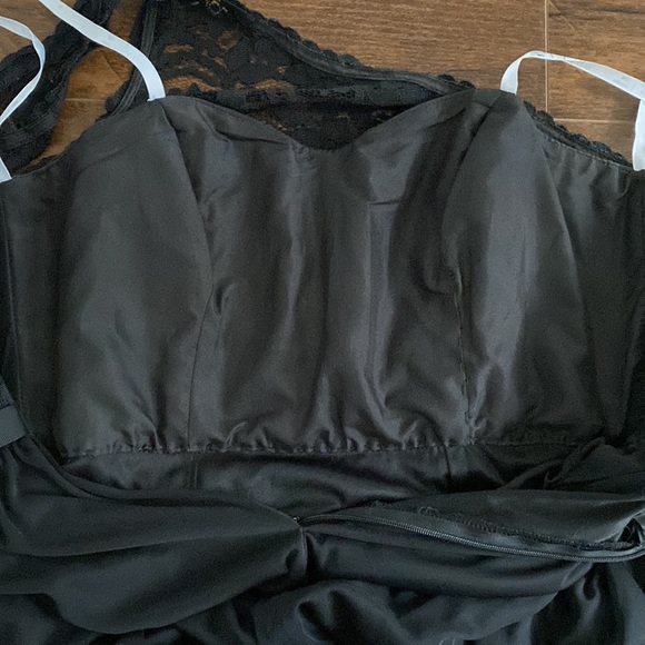 David’s Bridal - One Shoulder Lace Bridesmaid Dress - Black - 8 Long - Picture 8 of 8